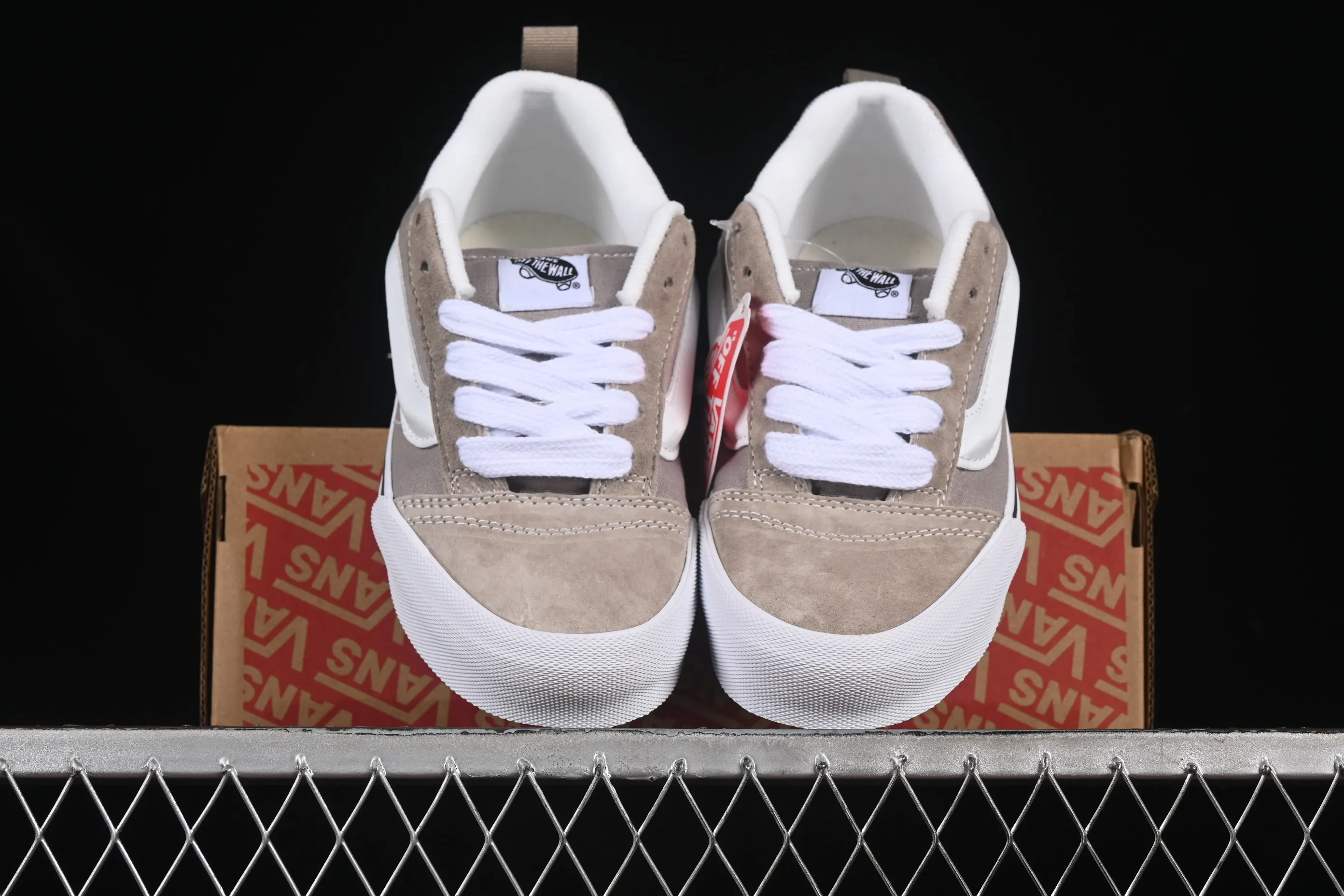 All categories Vans Vans series Vans Low Vans low-top Vans Knu Skool Vans low-top retro casual fat bread shoes VN000D6ZH2B